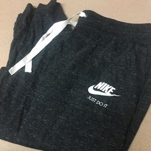plus size nike vintage capris